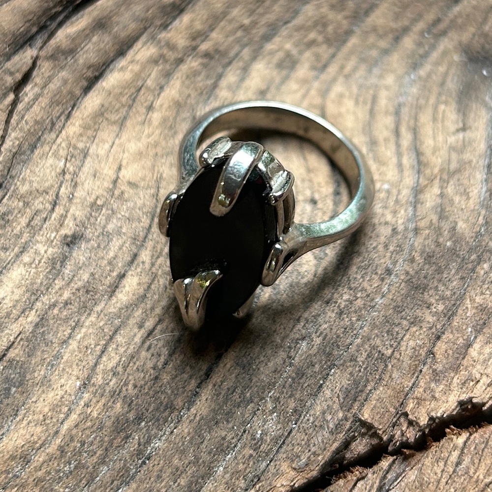 VINTAGE AVON SILVER BLACK ONYX RING - Picture 3 of 4